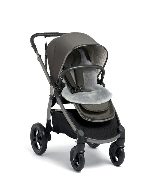 مجموعة مستلزمات أساسية أوكارو مع مقعد سيارة جوي آي-سبين 360 آي-سايز للأطفال الرضع أسود - 6 قطع image number 7